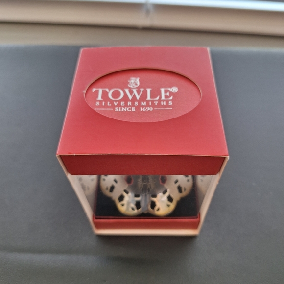 Towle Silversmiths Silver-Plated Pierced Bell - Picture 3 of 5